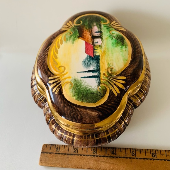 Porcelain trinket box from Belgium - Picture 4 of 12